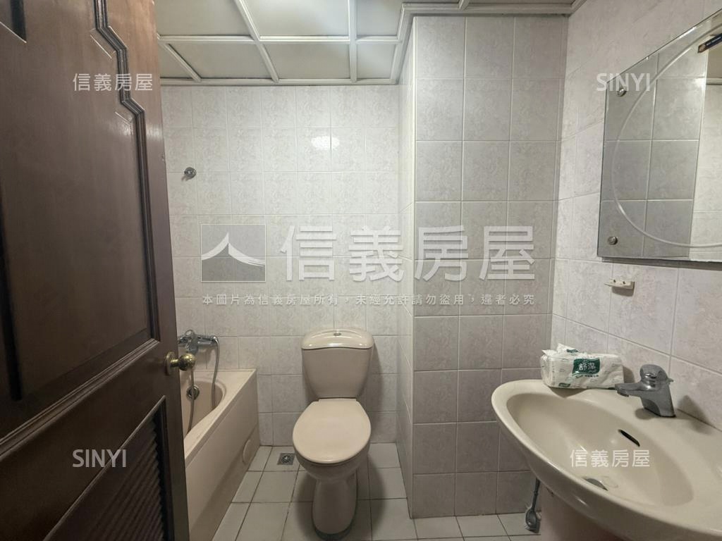 可看仁愛林蔭帝景天廈名邸房屋室內格局與周邊環境