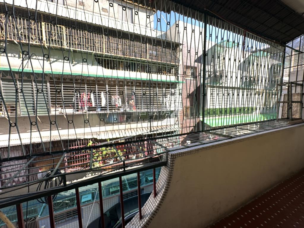 溫馨三房新世界房屋室內格局與周邊環境