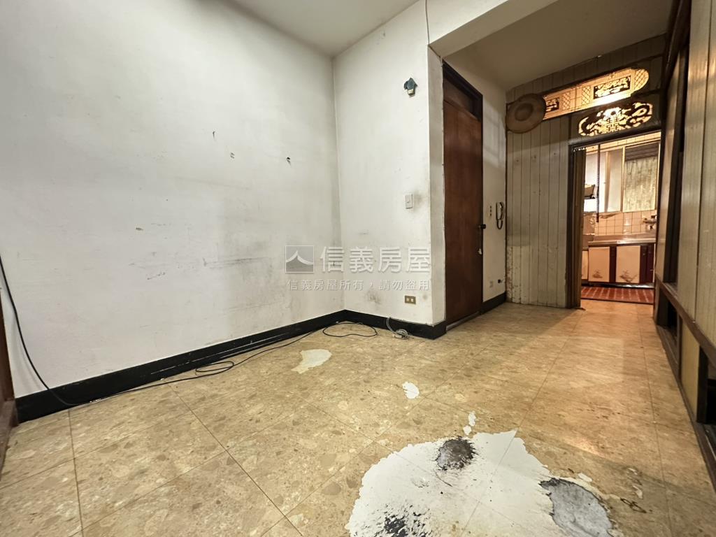 溫馨三房新世界房屋室內格局與周邊環境