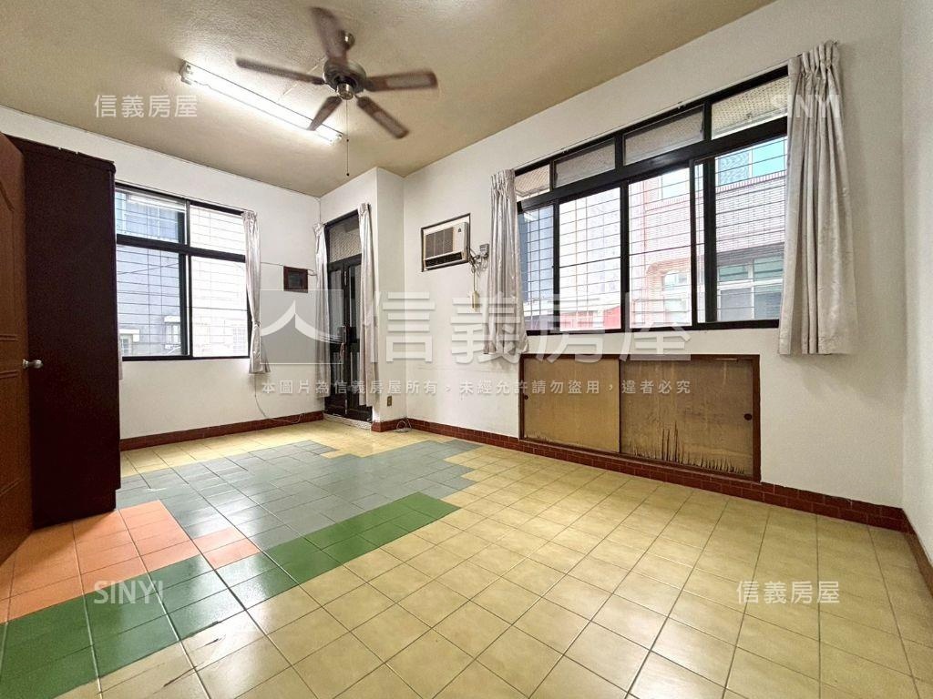 雙城鬧區✦衛民街邊間老厝房屋室內格局與周邊環境