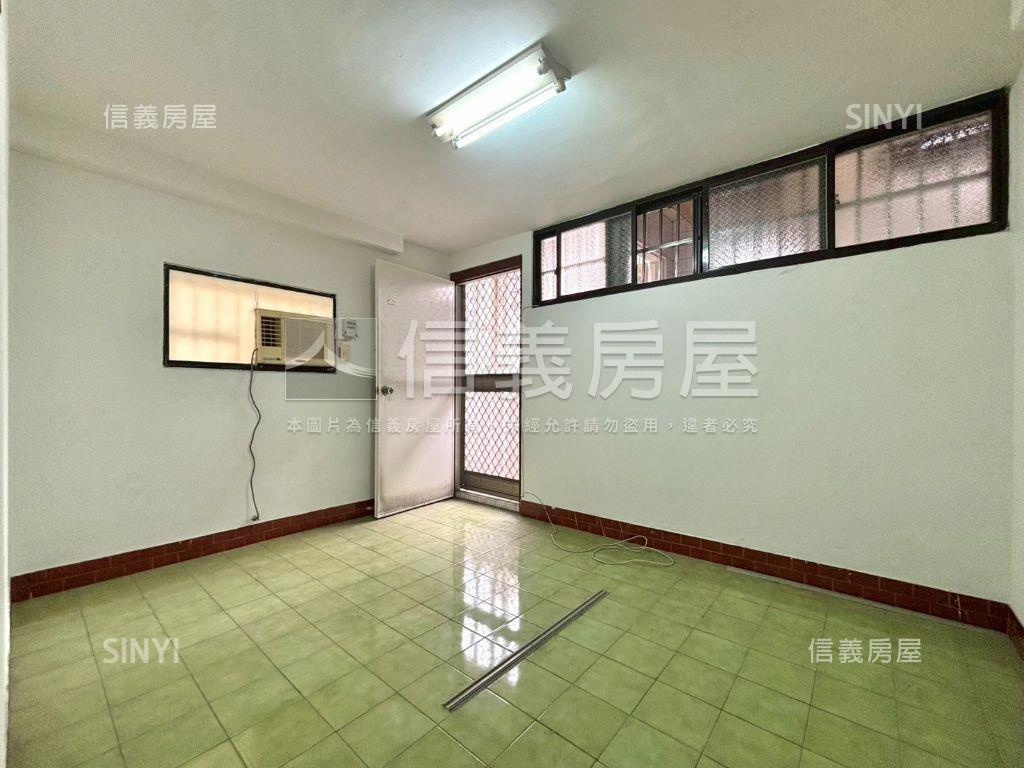 雙城鬧區✦衛民街邊間老厝房屋室內格局與周邊環境