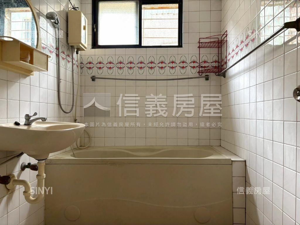 雙城鬧區✦衛民街邊間老厝房屋室內格局與周邊環境