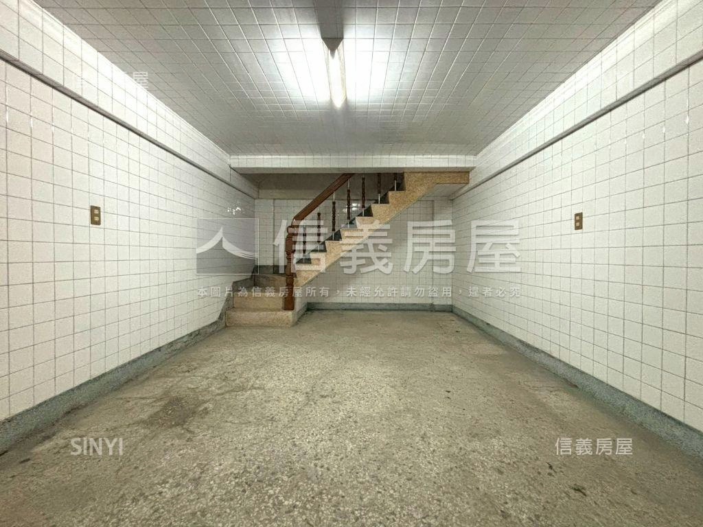 雙城鬧區✦衛民街邊間老厝房屋室內格局與周邊環境