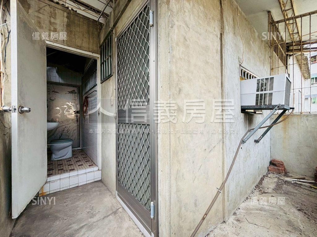 雙城鬧區✦衛民街邊間老厝房屋室內格局與周邊環境