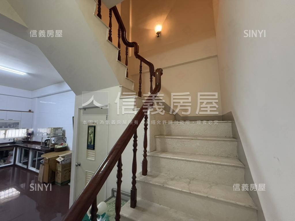 草衙道大地坪騎樓透天房屋室內格局與周邊環境