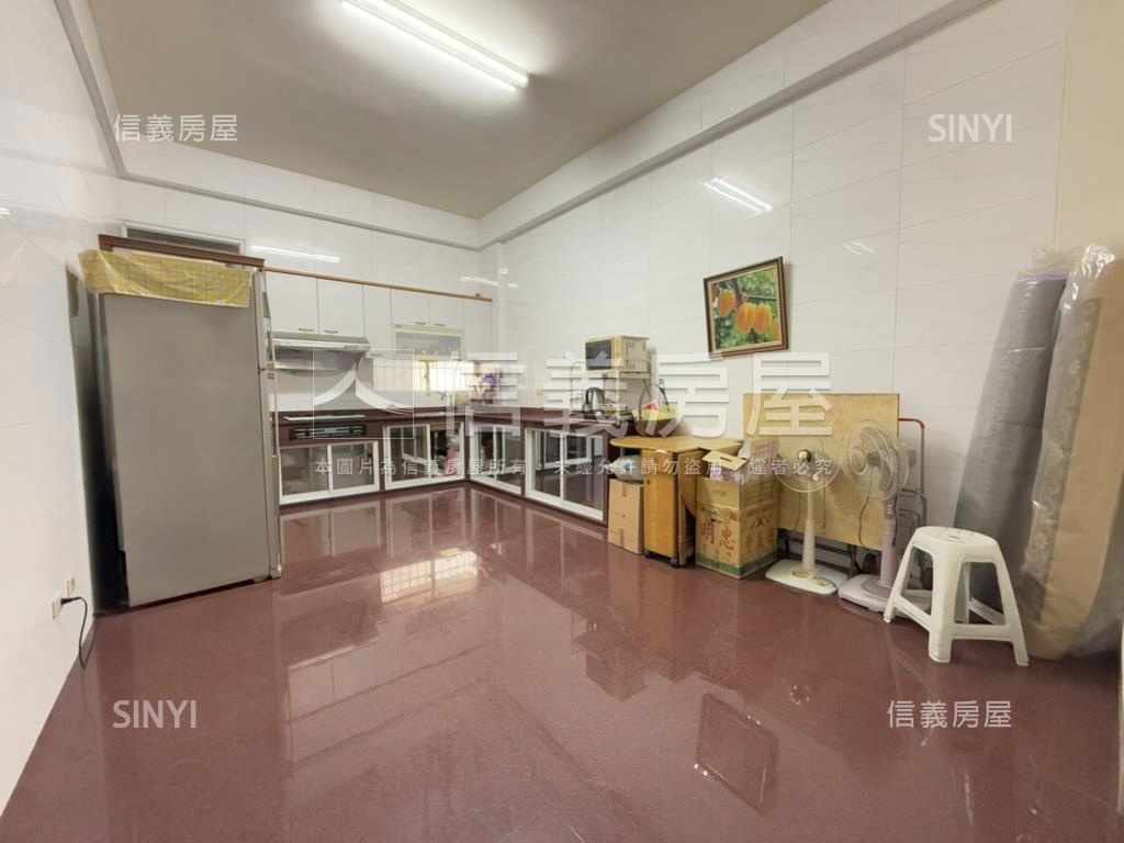 草衙道大地坪騎樓透天房屋室內格局與周邊環境