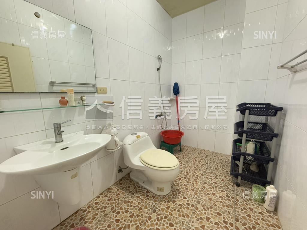 草衙道大地坪騎樓透天房屋室內格局與周邊環境