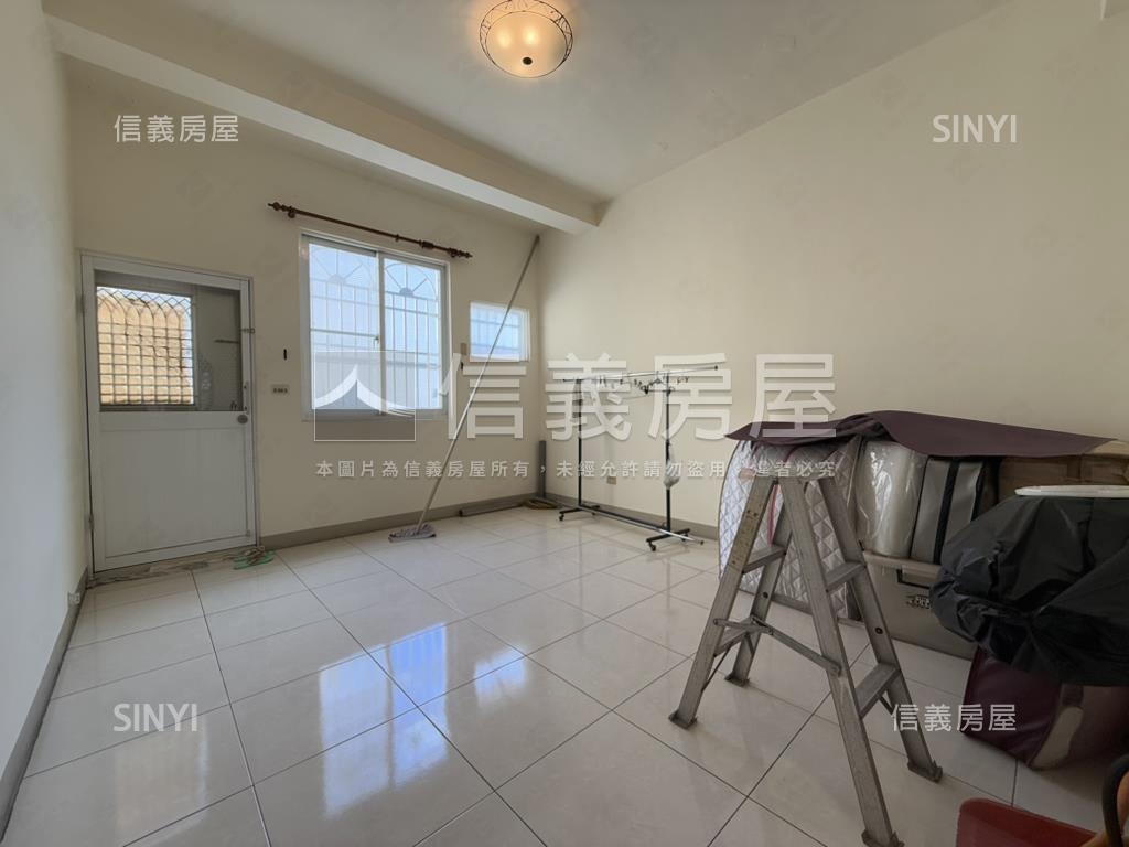 草衙道大地坪騎樓透天房屋室內格局與周邊環境