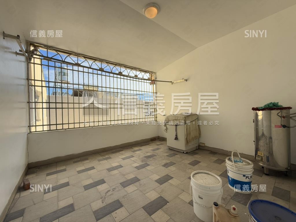 草衙道大地坪騎樓透天房屋室內格局與周邊環境