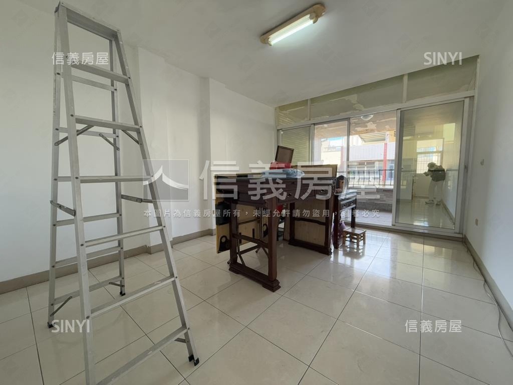 草衙道大地坪騎樓透天房屋室內格局與周邊環境