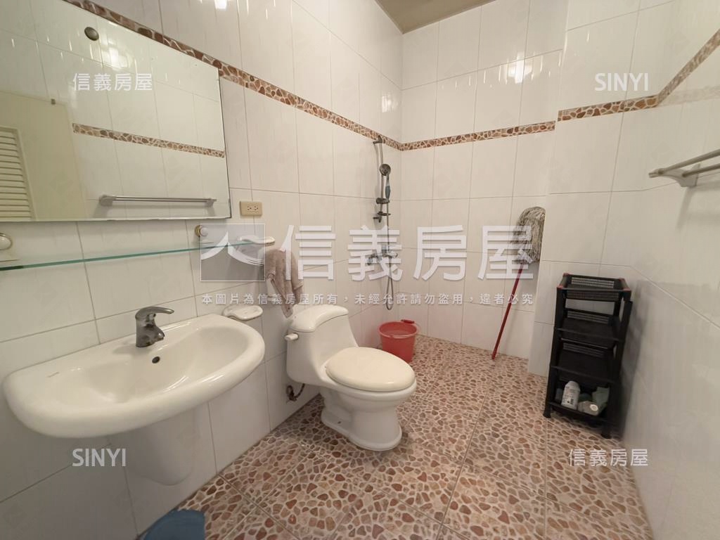 草衙道大地坪騎樓透天房屋室內格局與周邊環境