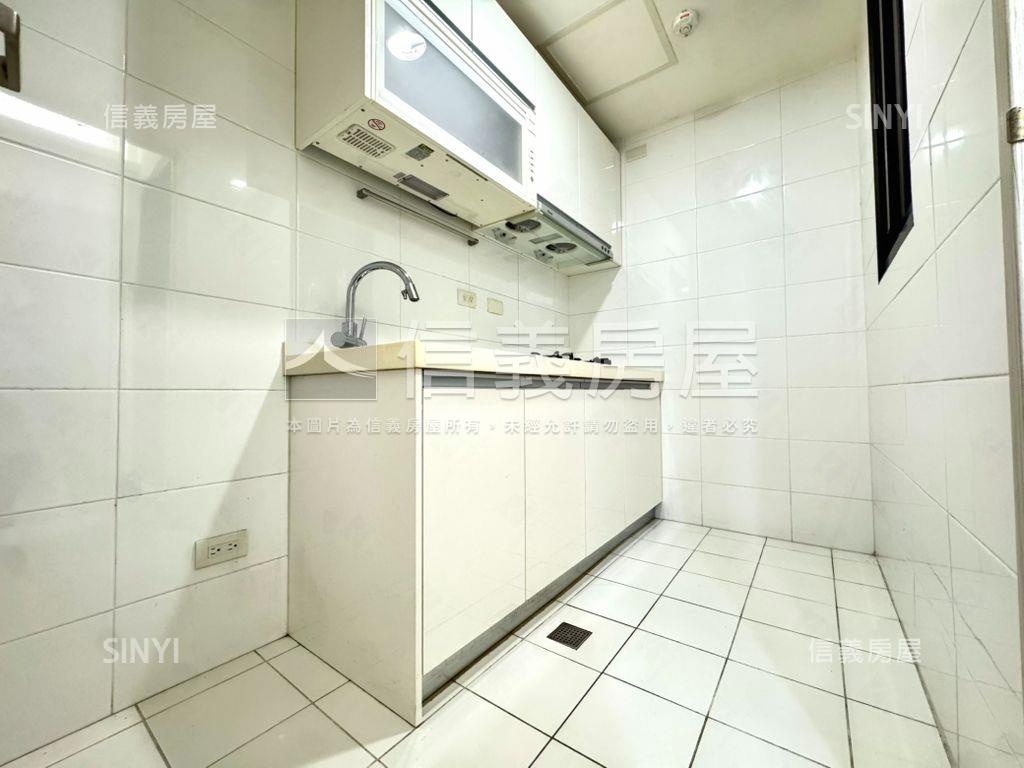 北區樹梢三房雙陽台房屋室內格局與周邊環境