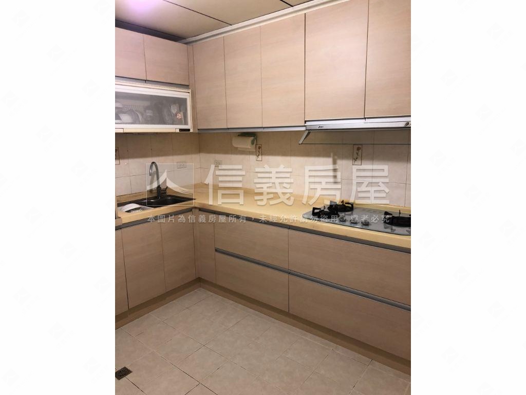 精裝歐風下疊瓏山林房屋室內格局與周邊環境