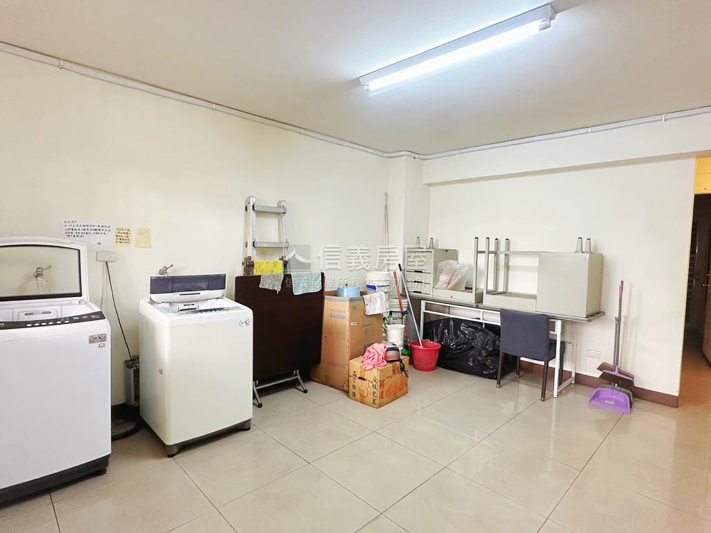 近鳳西國小精美騎樓透天房屋室內格局與周邊環境