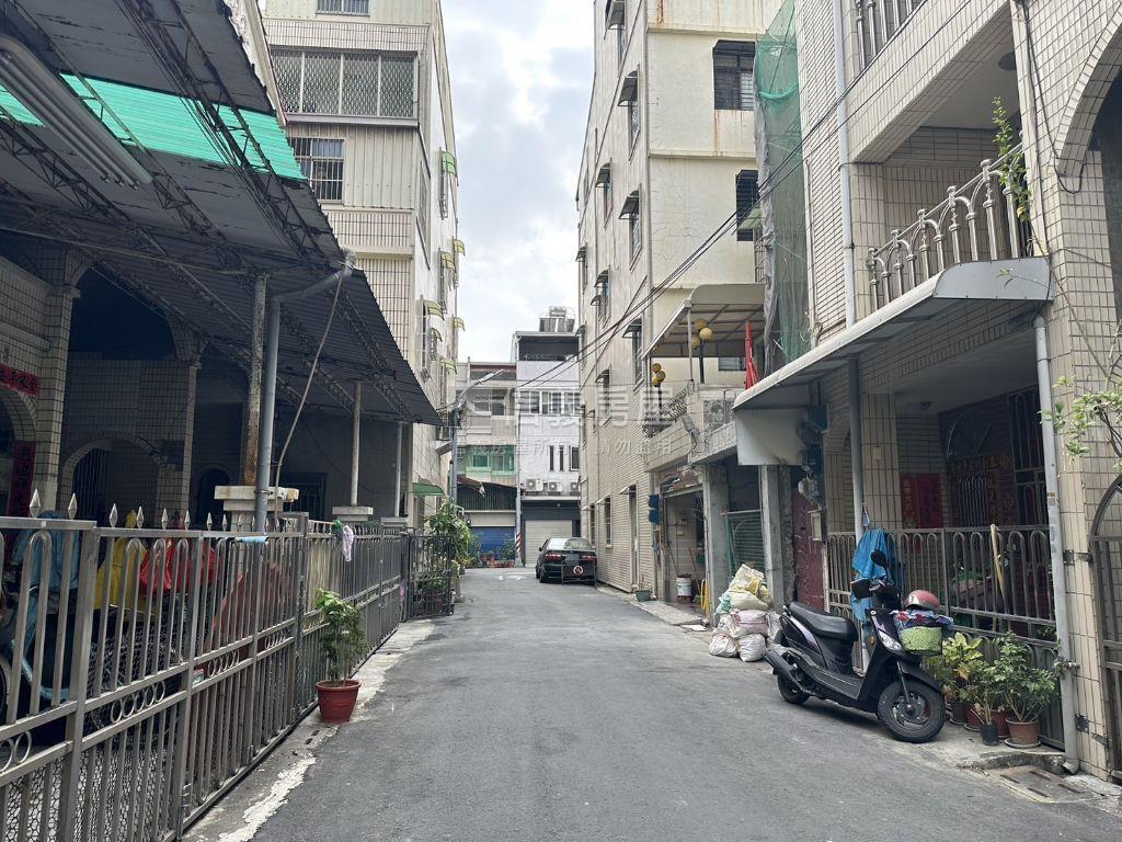近鳳西國小精美騎樓透天房屋室內格局與周邊環境