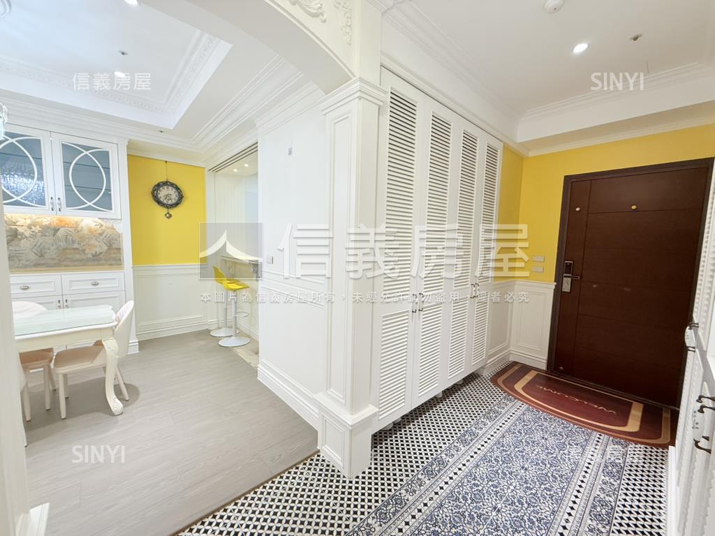 近ＳＯＧＯ龍騰富御豪邸房屋室內格局與周邊環境