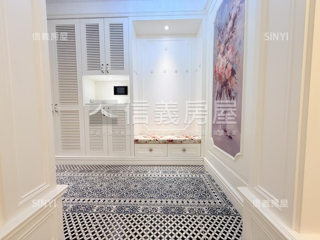 近ＳＯＧＯ龍騰富御豪邸房屋室內格局與周邊環境