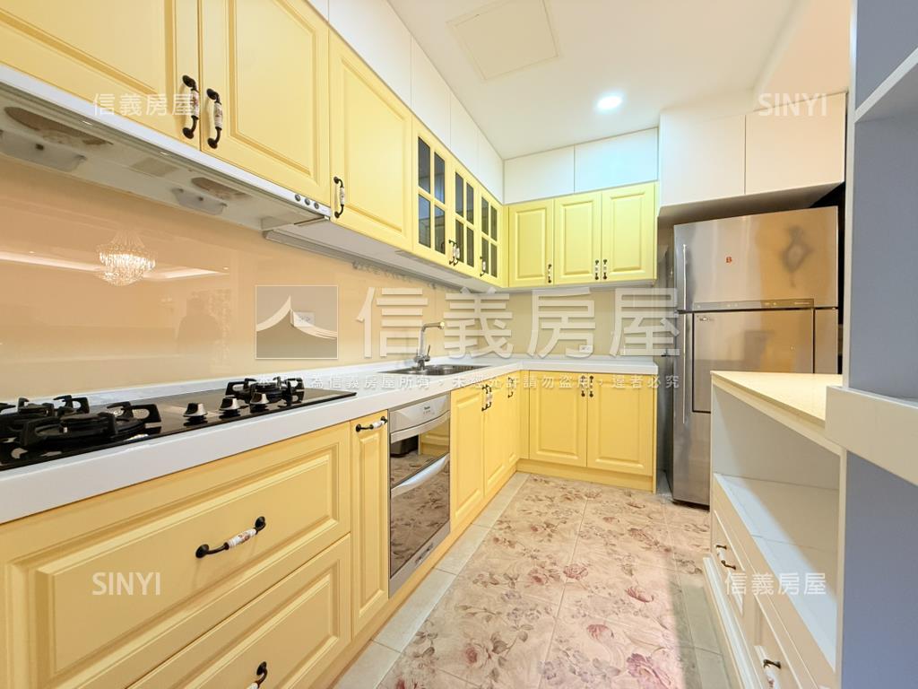 近ＳＯＧＯ龍騰富御豪邸房屋室內格局與周邊環境