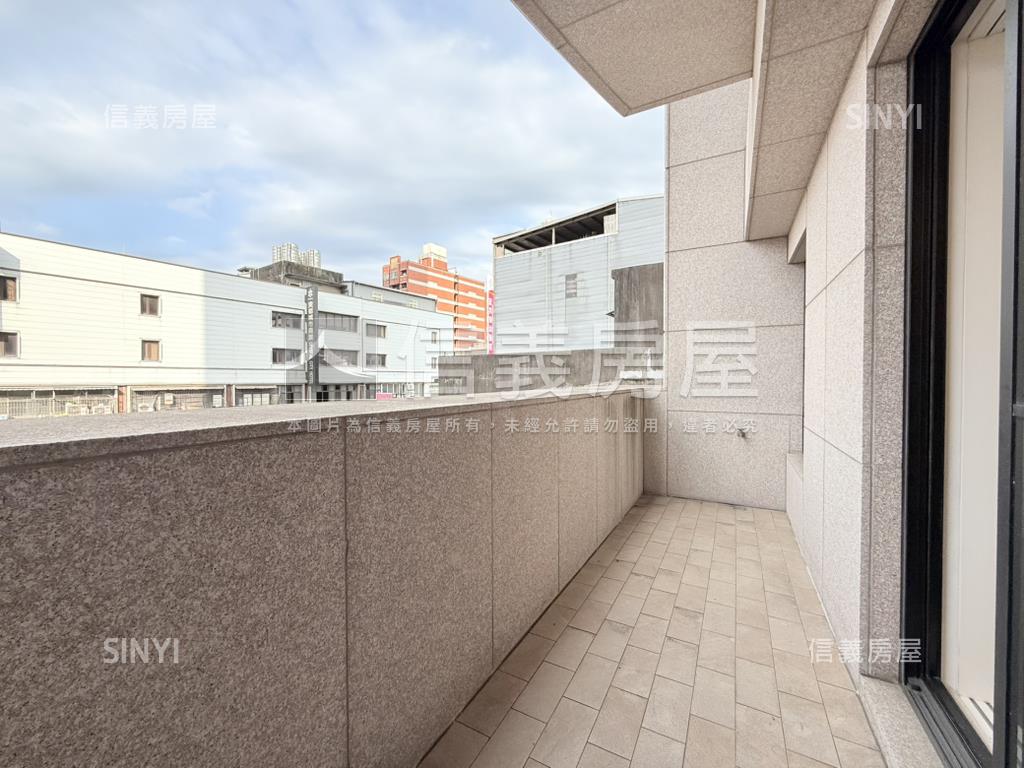 近ＳＯＧＯ龍騰富御豪邸房屋室內格局與周邊環境