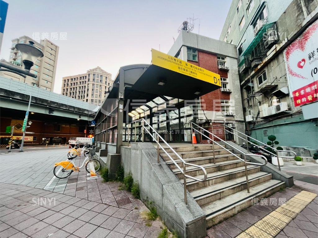 大橋頭捷運美妝二樓房屋室內格局與周邊環境