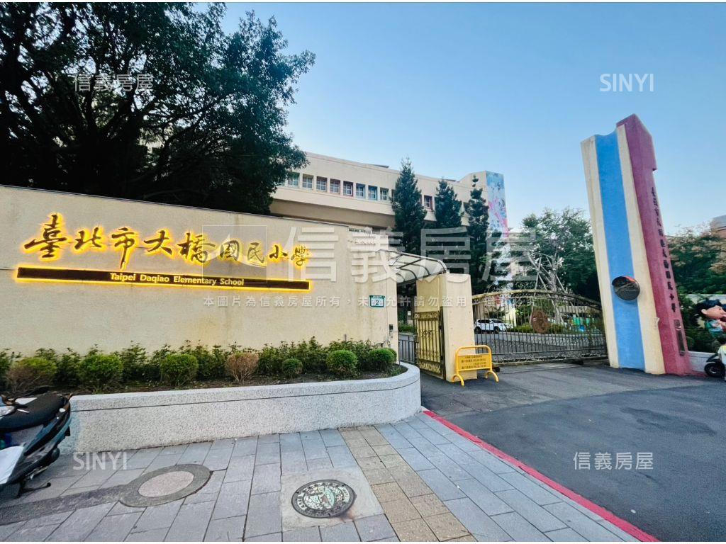大橋頭捷運美妝二樓房屋室內格局與周邊環境