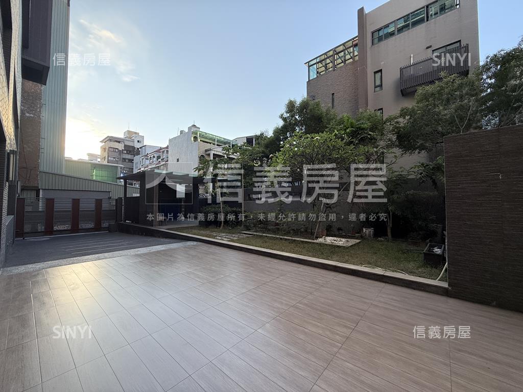 戀戀ｍｏｒｅ４房１樓平車房屋室內格局與周邊環境