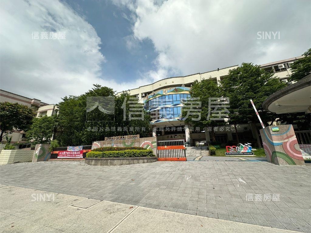 西區四房加車免１２００萬房屋室內格局與周邊環境