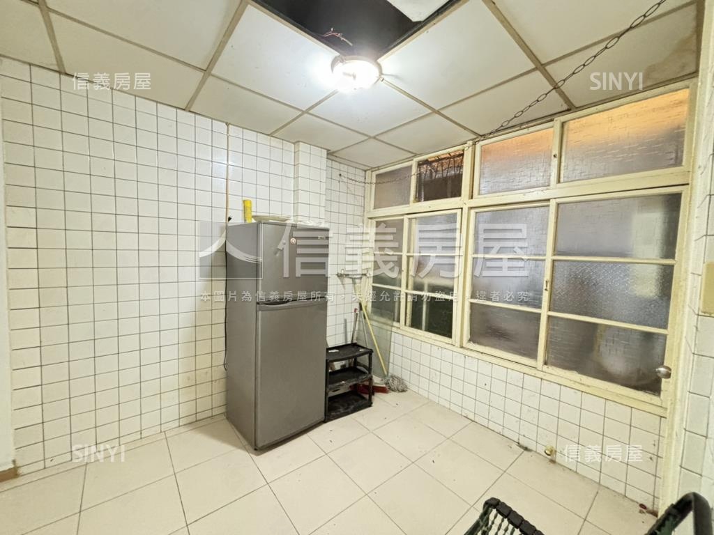 捷運3樓稀有釋出房屋室內格局與周邊環境