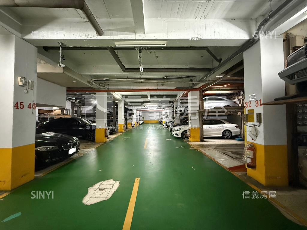 仁愛路★Ｂ１車位房屋室內格局與周邊環境