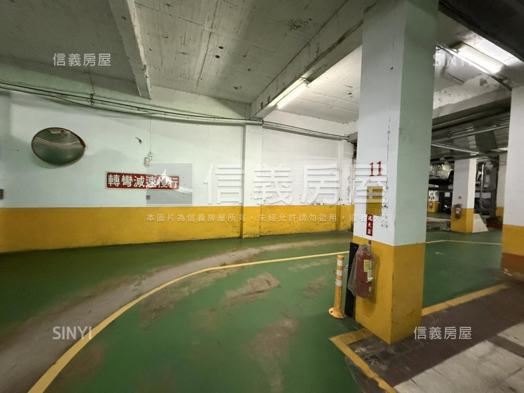 仁愛路★Ｂ１車位房屋室內格局與周邊環境