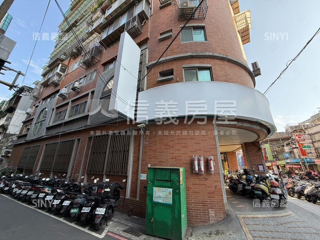 正義北路角窗店面房屋室內格局與周邊環境