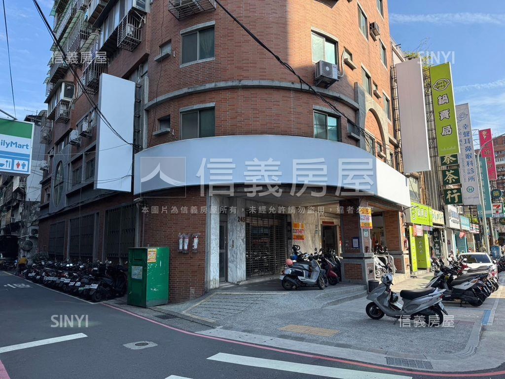 正義北路角窗店面房屋室內格局與周邊環境