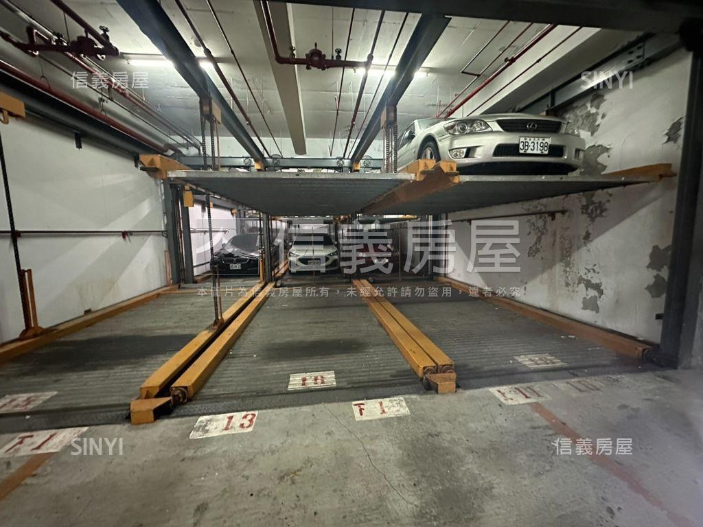 正義北路角窗店面房屋室內格局與周邊環境