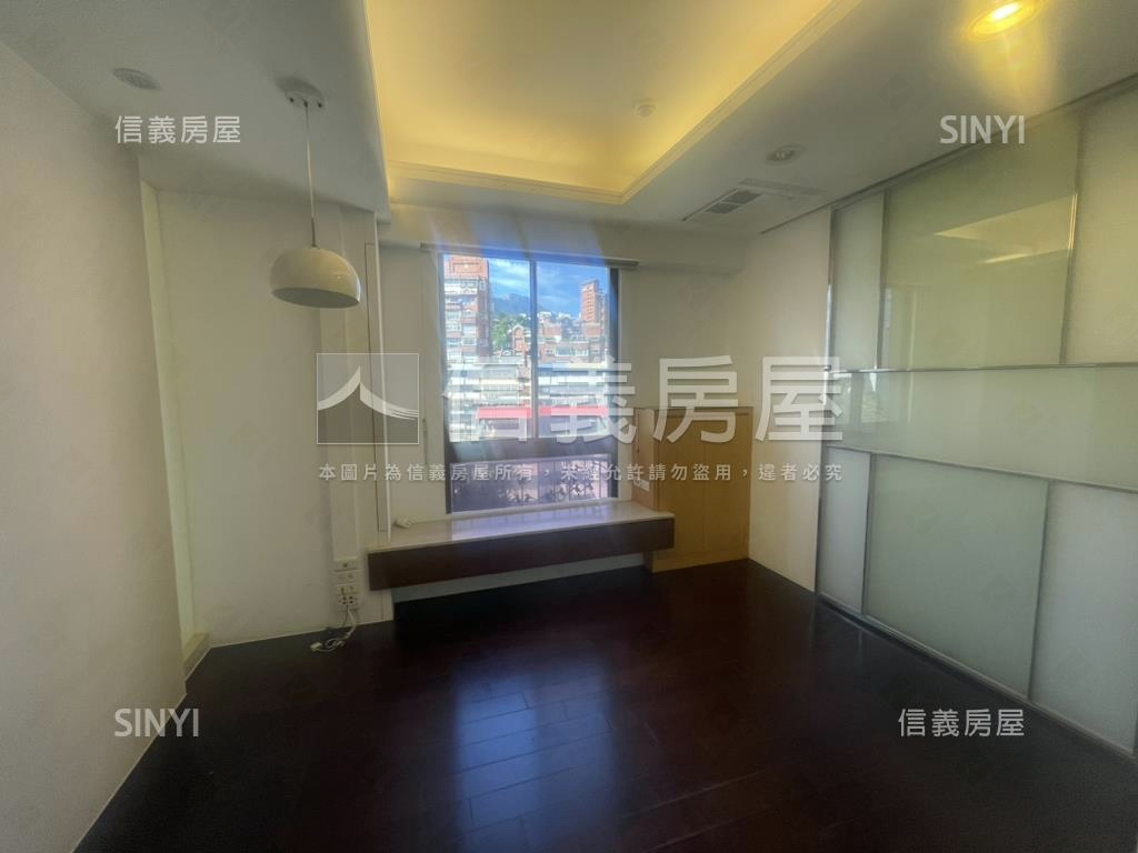 昇陽麗芙雙車位房屋室內格局與周邊環境