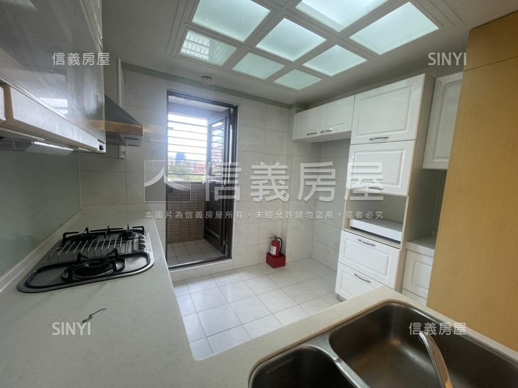 昇陽麗芙雙車位房屋室內格局與周邊環境