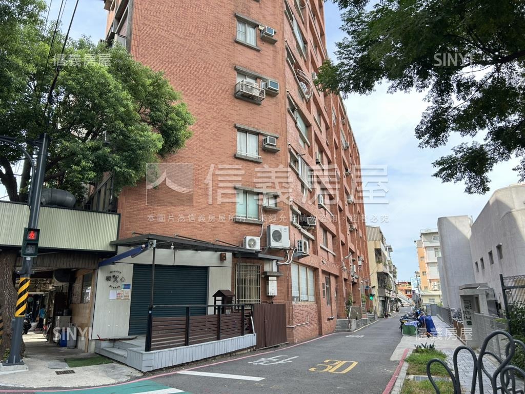 三民國小旁華廈房屋室內格局與周邊環境