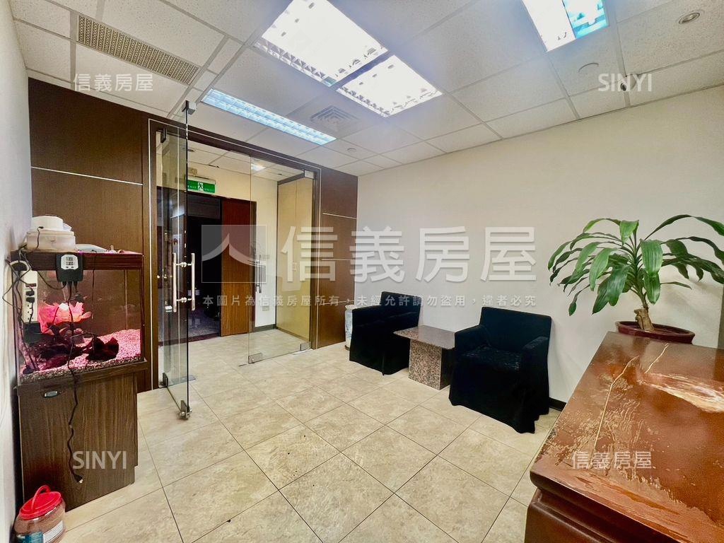 環球世貿景觀辦公房屋室內格局與周邊環境