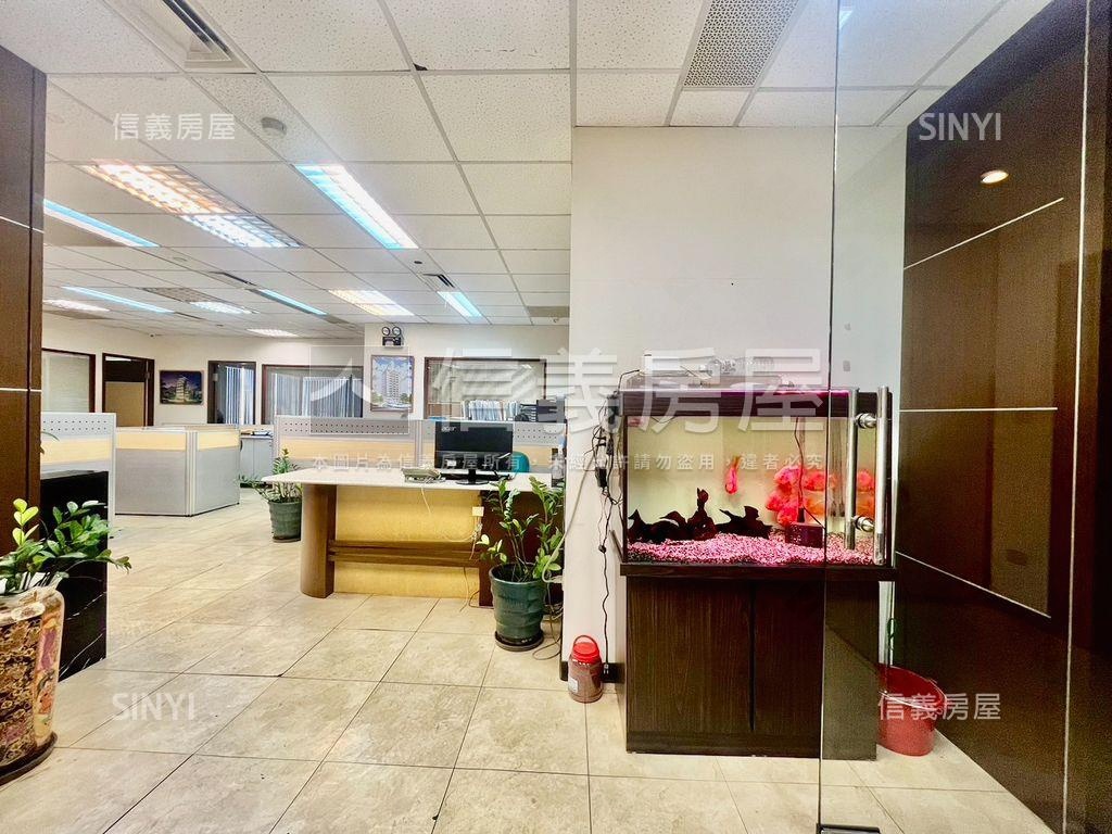 環球世貿景觀辦公房屋室內格局與周邊環境