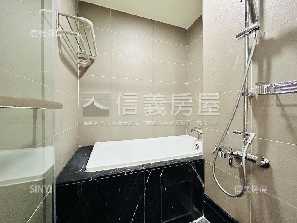 天藝巴洛克．中庭美四房房屋室內格局與周邊環境