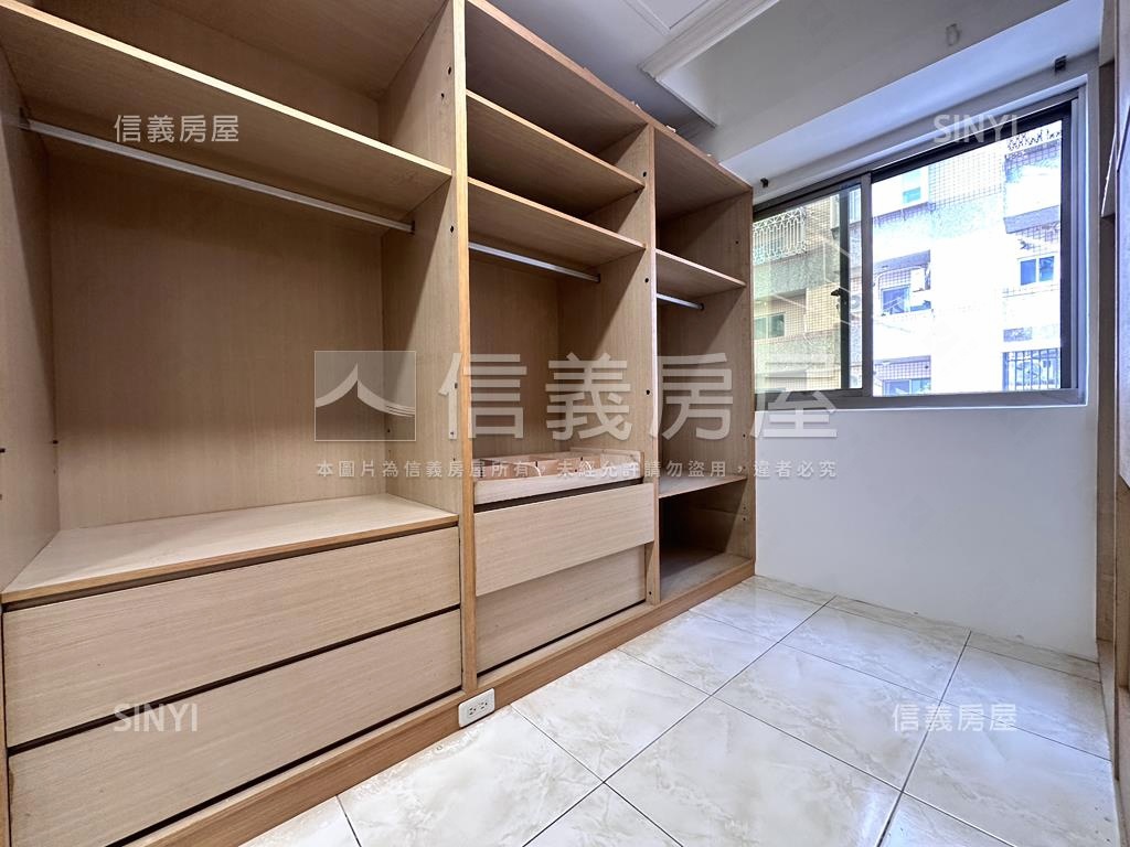 安平次頂樓閱讀左岸２房房屋室內格局與周邊環境