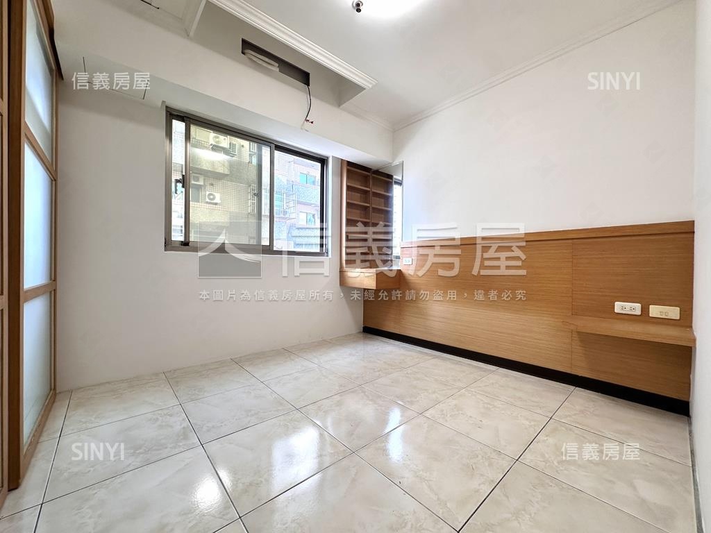 安平次頂樓閱讀左岸２房房屋室內格局與周邊環境