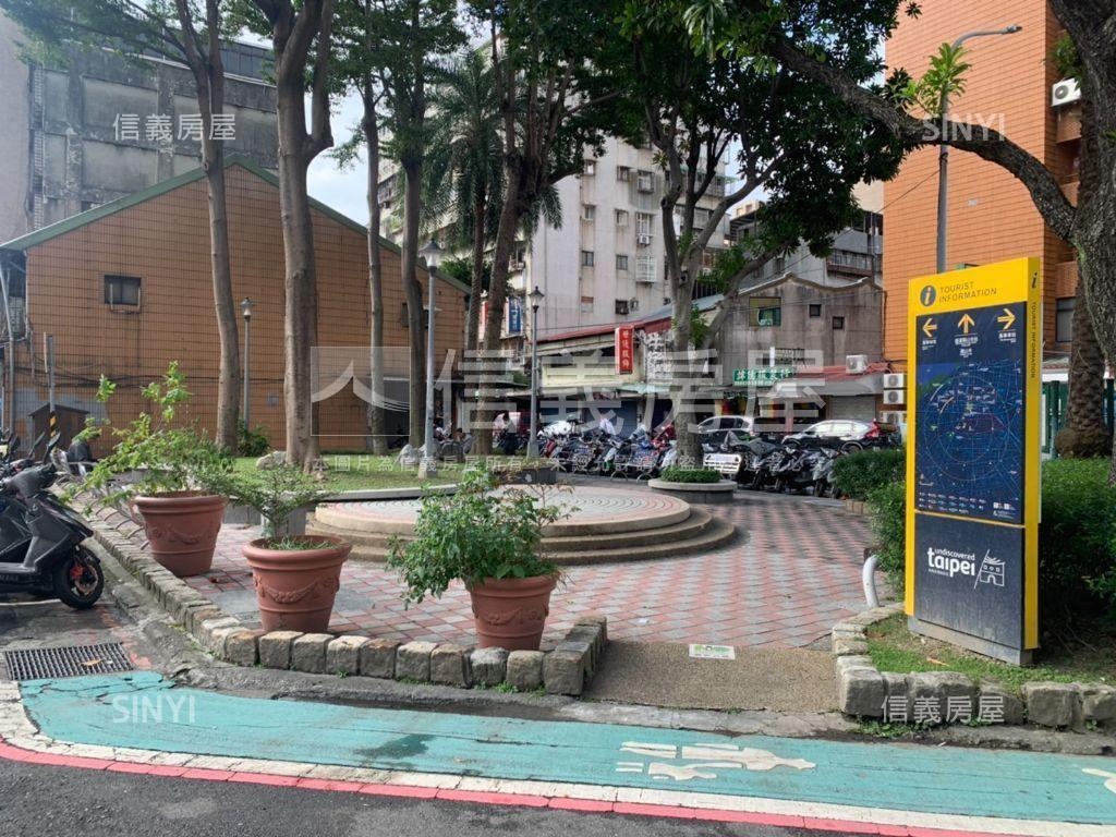 近萬華車站大土地財氣透天房屋室內格局與周邊環境