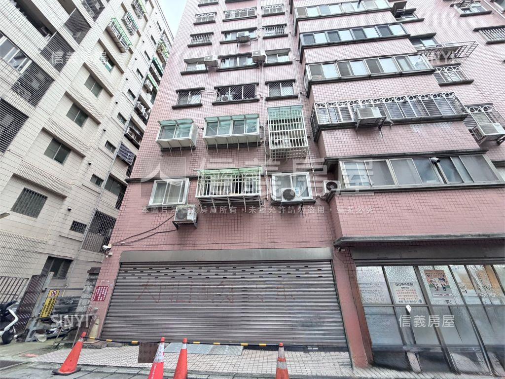 面寬約８米一樓房屋室內格局與周邊環境