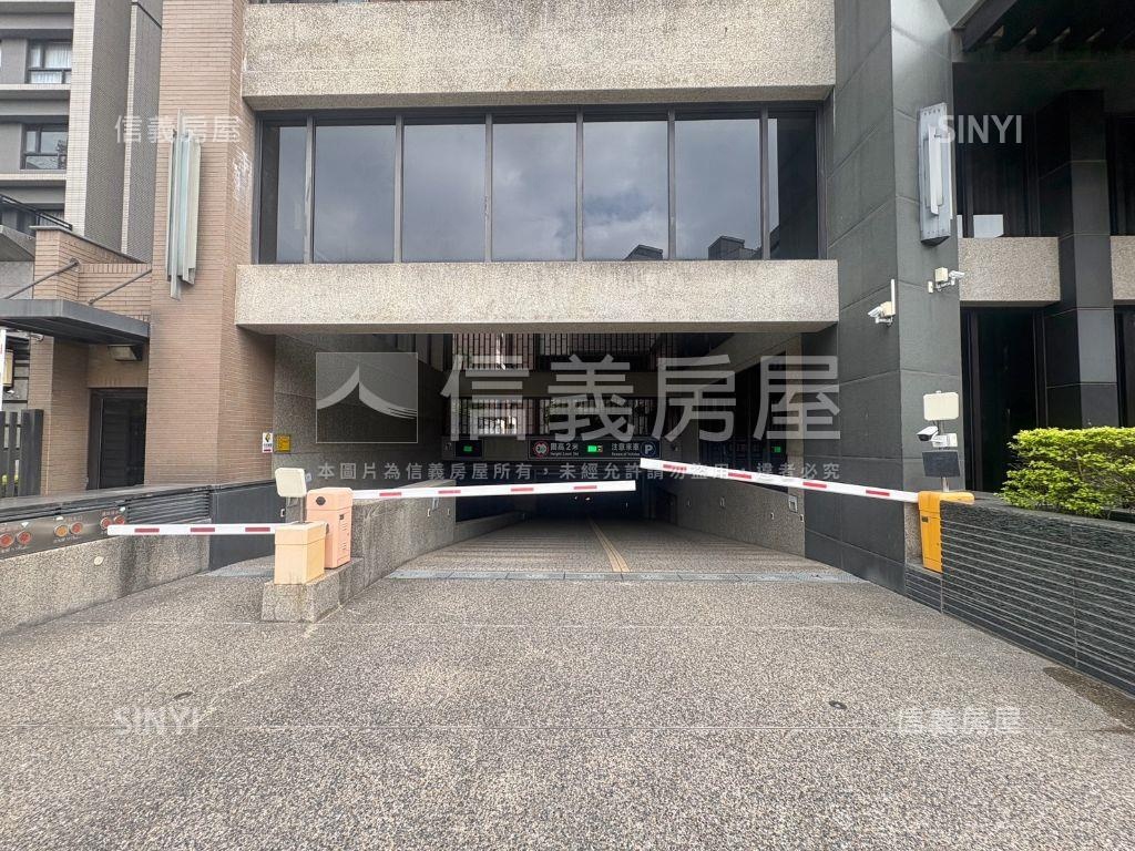 高鐵區坤山一景美屋房屋室內格局與周邊環境