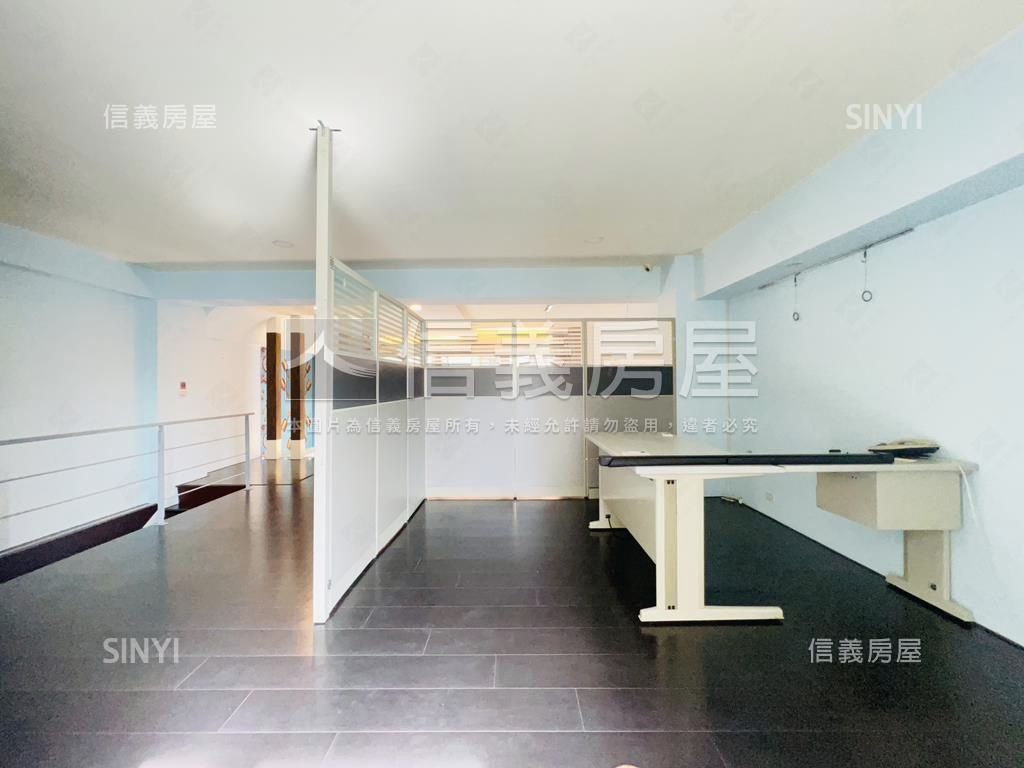 文采街首排角間房屋室內格局與周邊環境