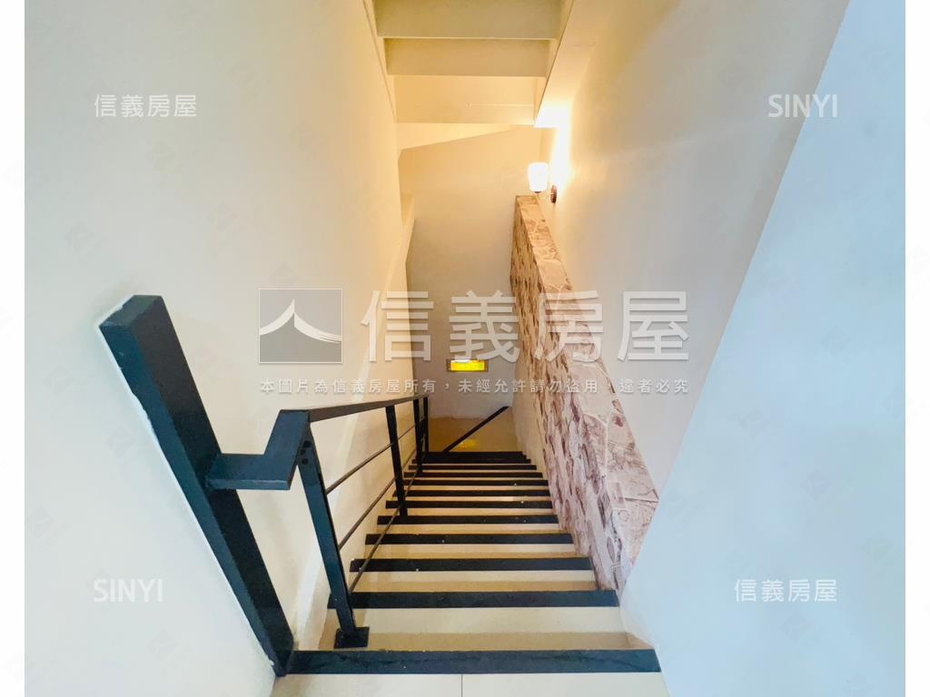 文采街首排角間房屋室內格局與周邊環境