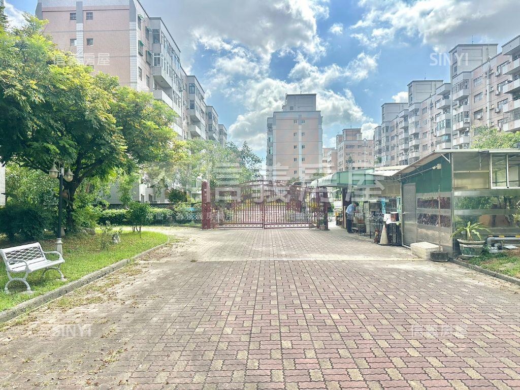 新市國宅安居三房平車房屋室內格局與周邊環境