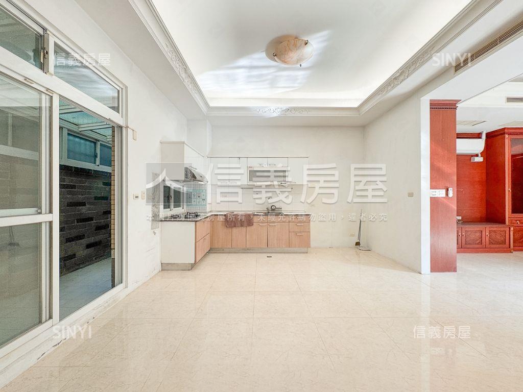 佛朗明哥社區型別墅房屋室內格局與周邊環境