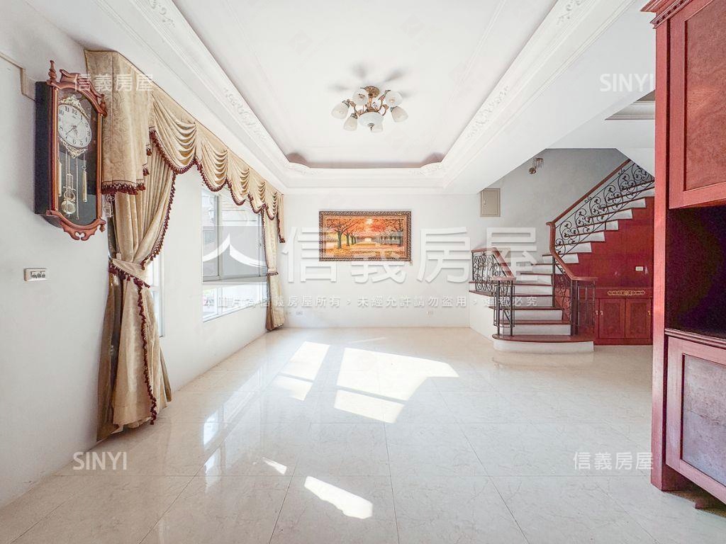 佛朗明哥社區型別墅房屋室內格局與周邊環境