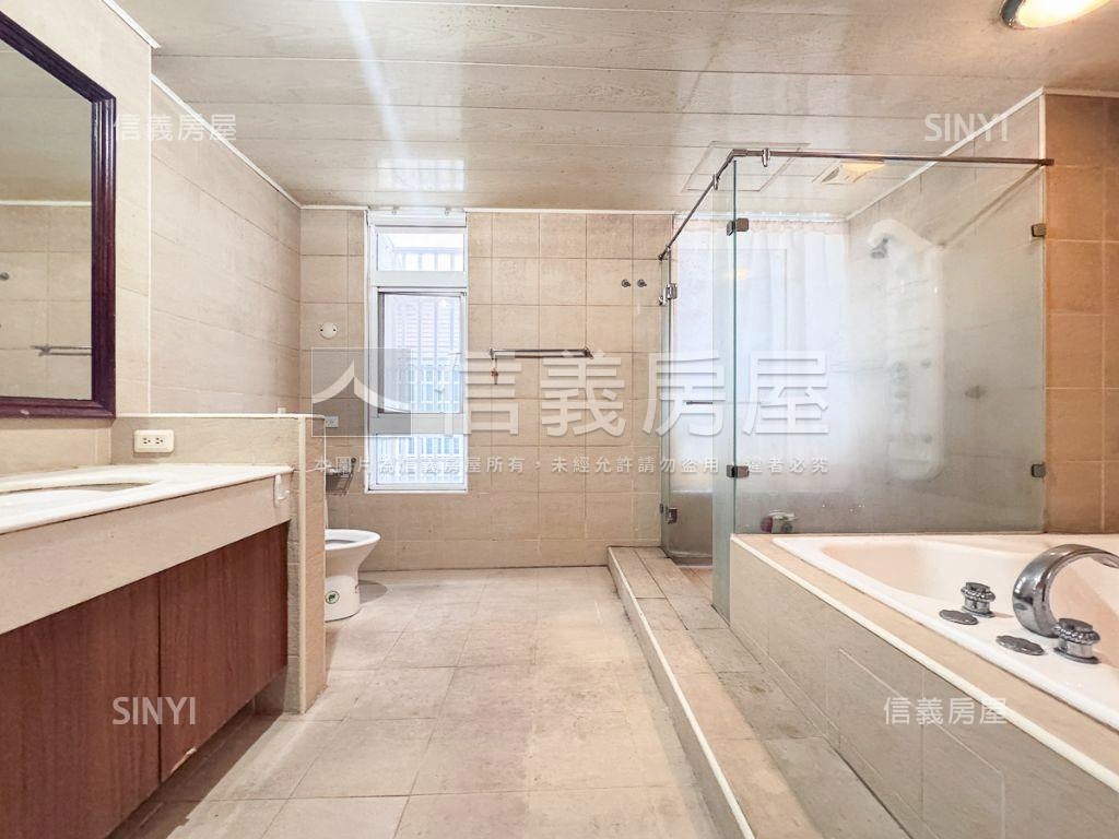 佛朗明哥社區型別墅房屋室內格局與周邊環境